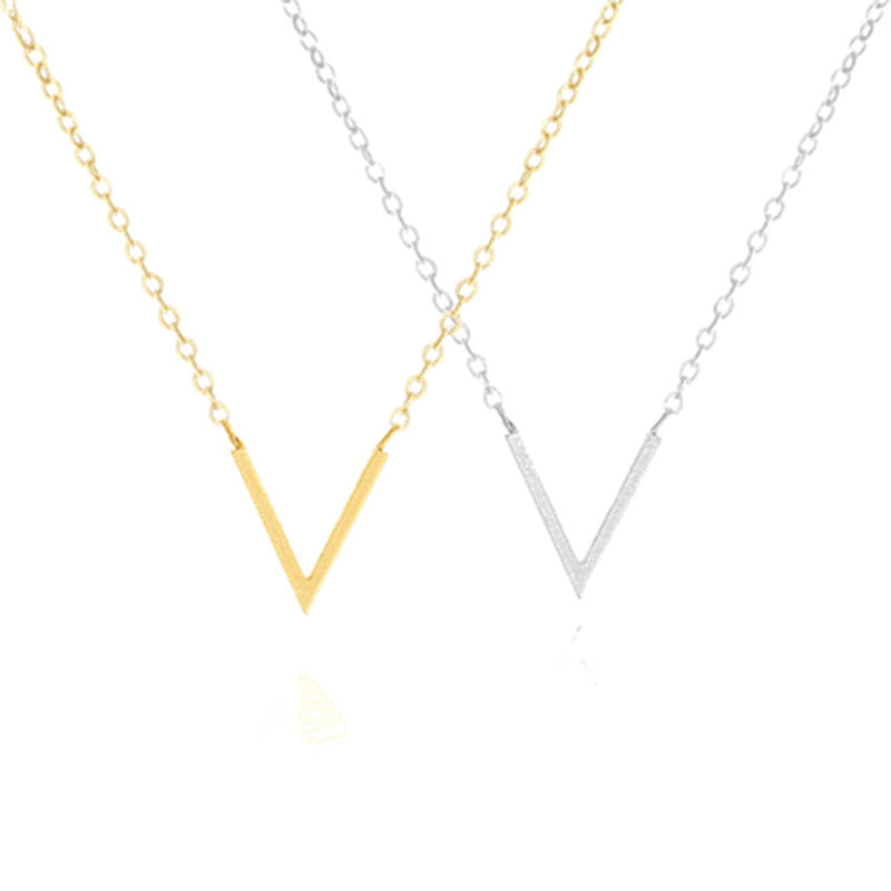 Collier simple en acier inoxydable en forme de V pour femme